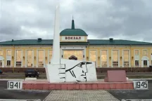 Памятник-обелиск Воинам - землякам, погибшим на фронтах Великой Отечественной войны.